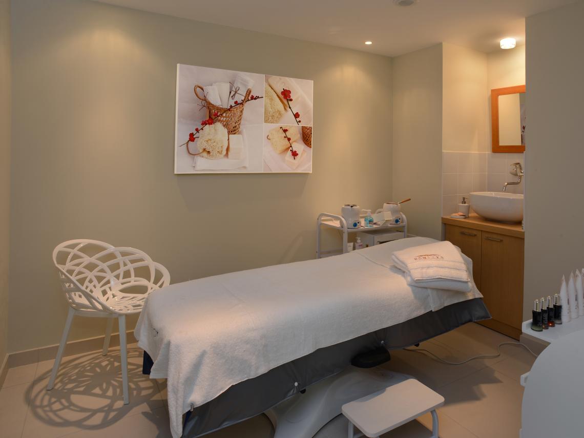Résidence DOMITYS La Plage de Nacre : Résidence Services Seniors DOMITYS de Courseulles sur Mer - Salon soins