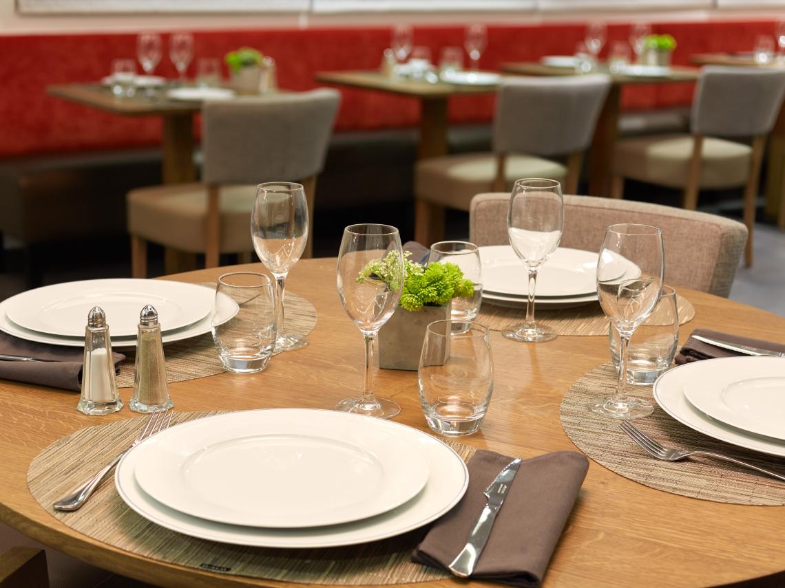 Résidence Senior Les Girandières de L'Isle d'Abeau : Restaurant