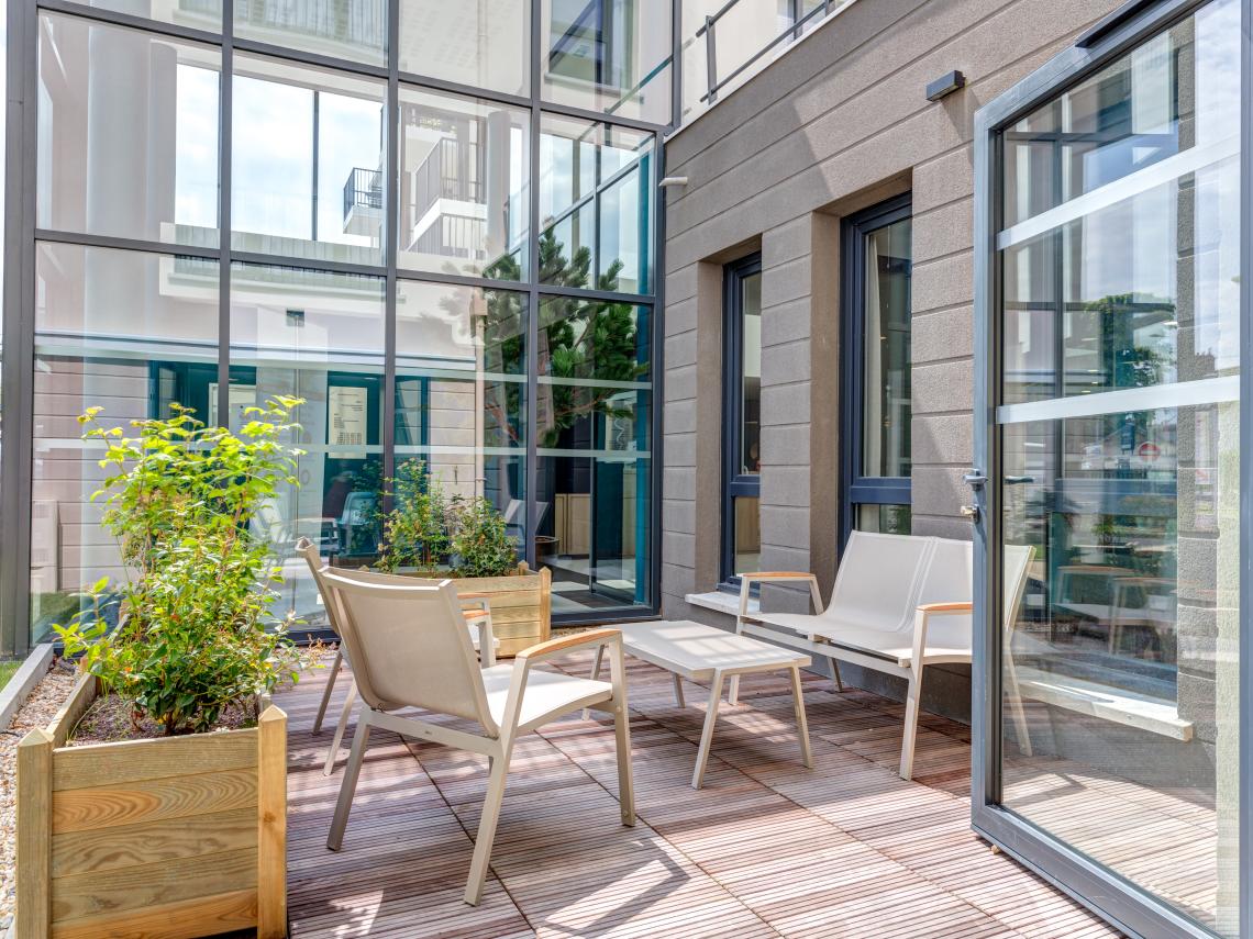 Résidence Seniors Les Girandières de Dourdan : Terrasse