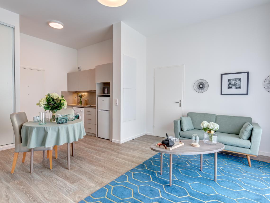 Résidence Seniors Les Girandières de Morangis : Appartement deux pièces, salon
