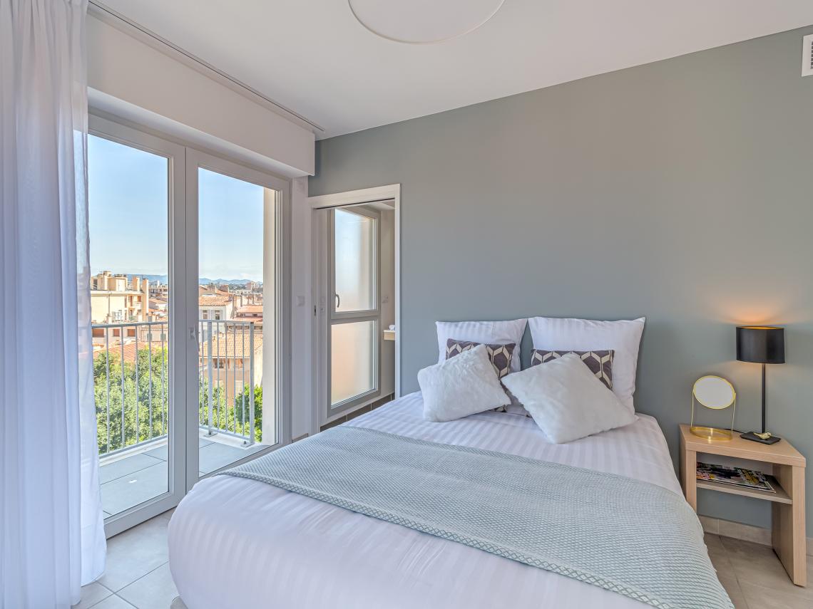 Résidence Seniors Les Girandières Marseille : Appartement deux pièces, chambre