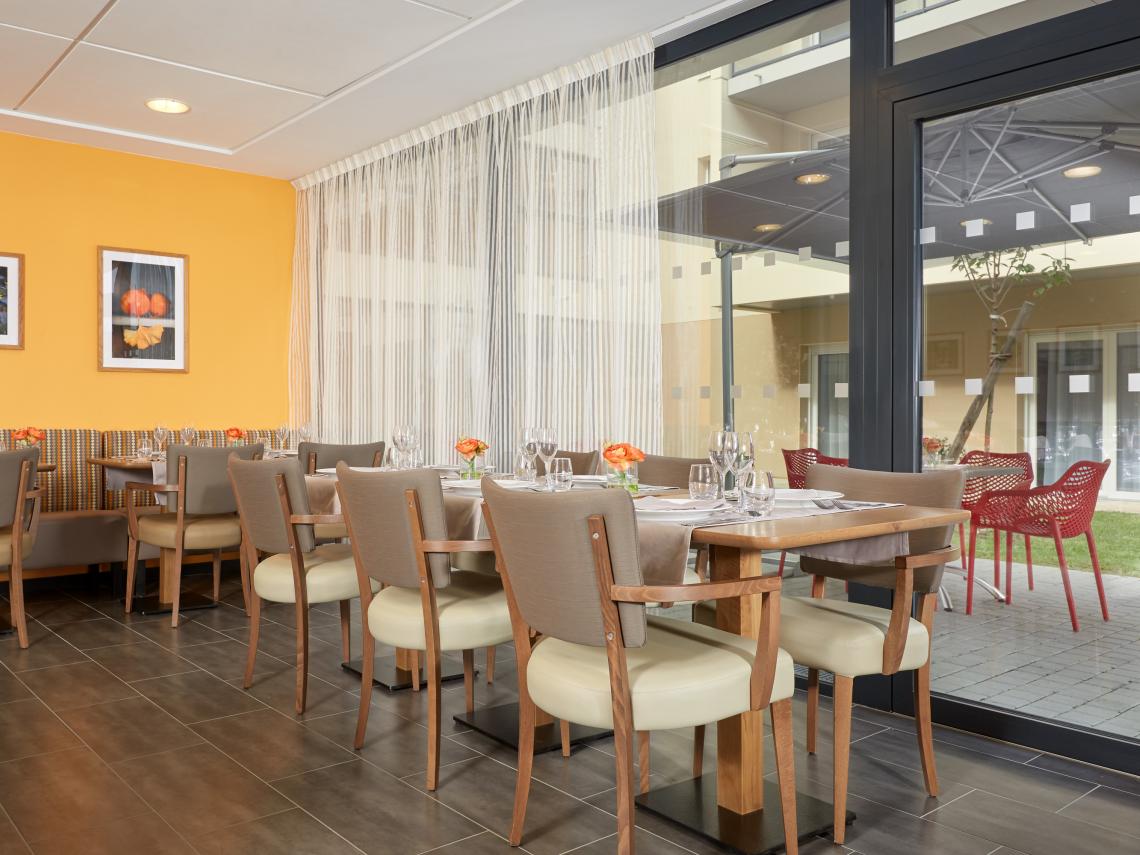 Résidence Seniors Les Girandières du Mans : Restaurant