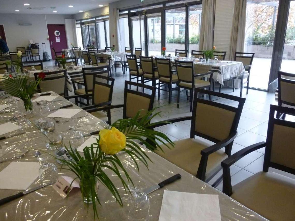 Résidence Services Seniors Villavie - Les Monts Dorés : La salle de restaurant
