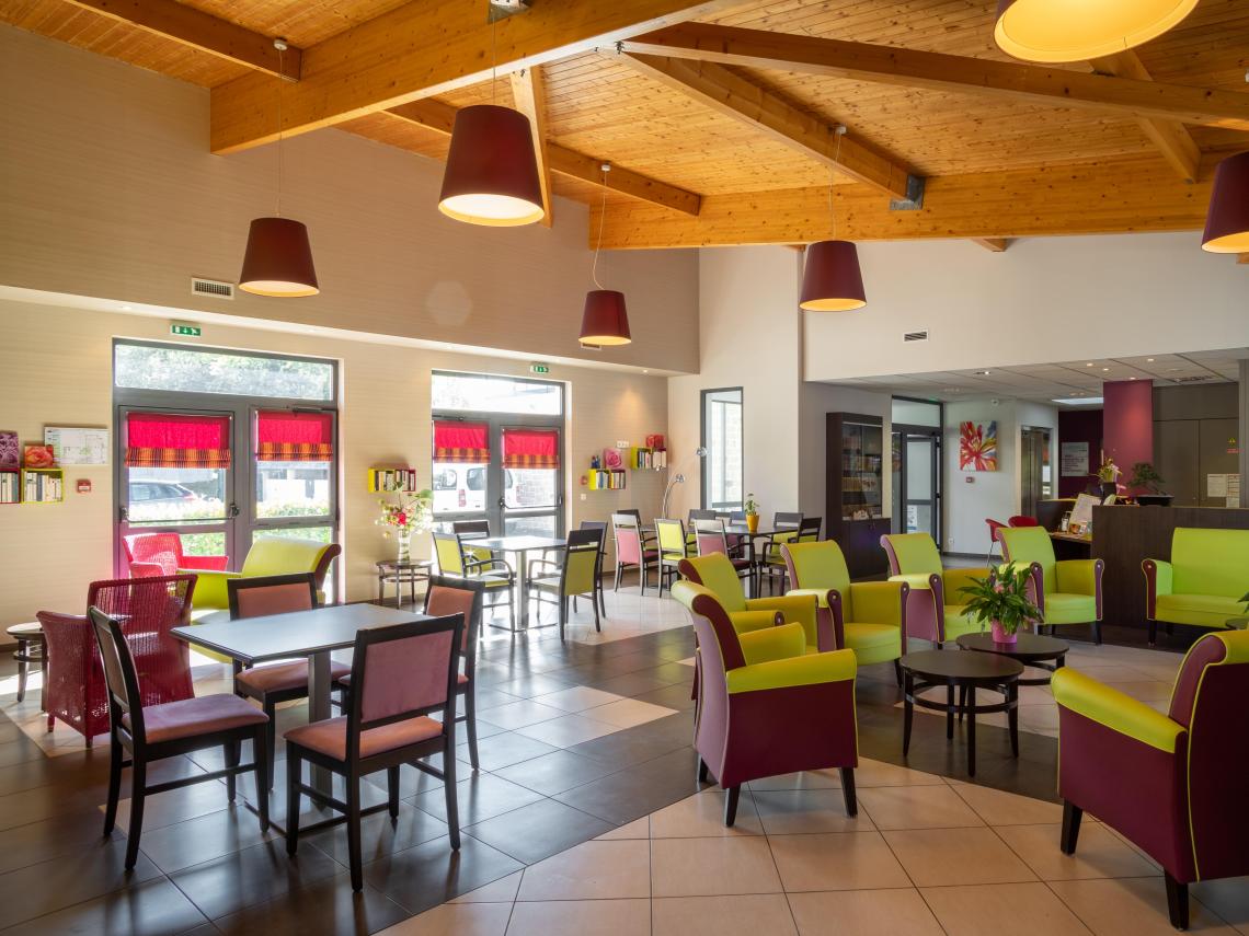 Les Essentielles Pont-Aven - Résidence Seniors : Salle de restaurant