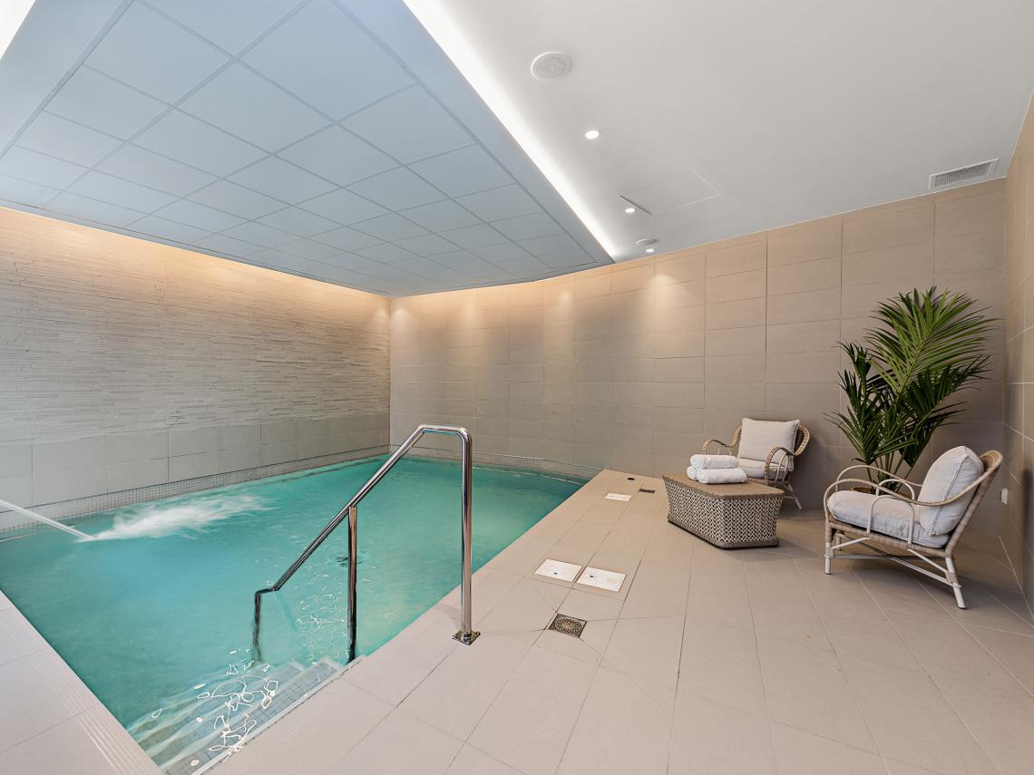 Résidence Services La Calende : Piscine
