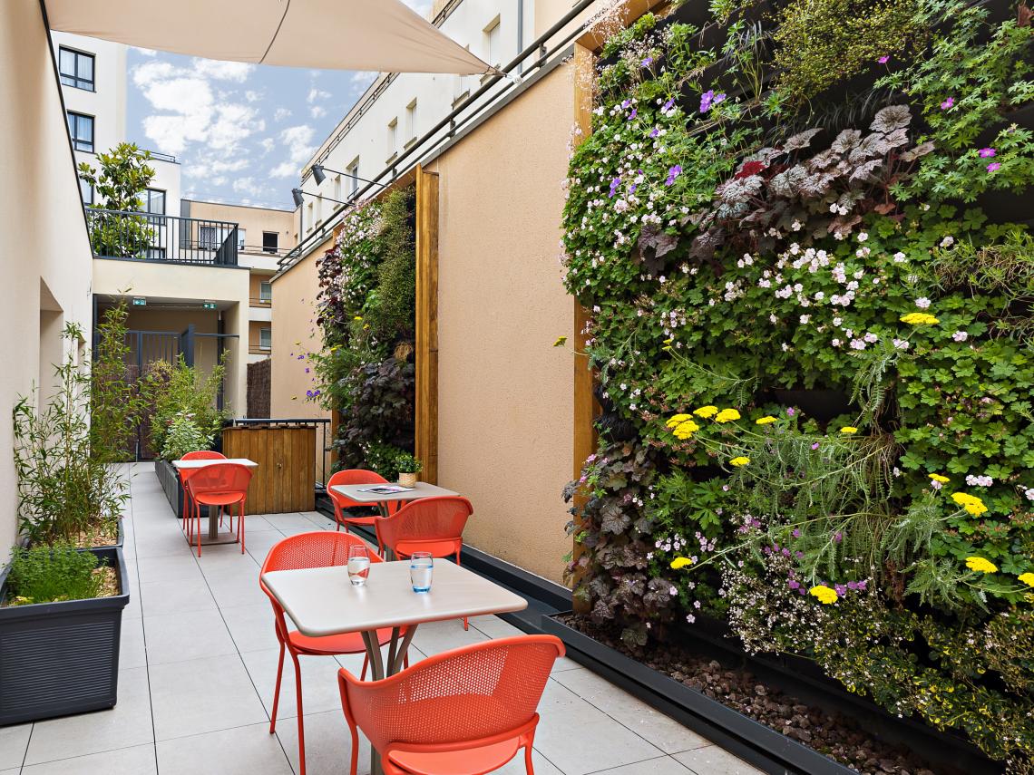 Résidence Services La Calende : Patio