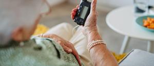 Guide maisons de retraite seniors et personnes agées : Quelle prise en charge pour les dispositifs médicaux en EHPAD ?