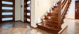 Bien vieillir chez soi : pourquoi la rénovation de l'escalier mérite toute votre attention