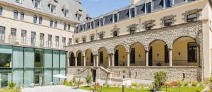  alt="Les résidences services seniors des Jardins d'Arcadie fêtent leurs 18 ans"