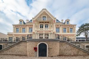 Villa Beausoleil de Saint Cyr Au Mont D'Or - Résidence Services Seniors