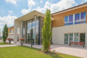 Cession dans une Chambre en Ehpad à Villeneuve-de-Rivière - Athéna - EMEIS