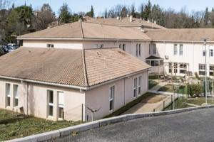 Cession dans une Chambre en Ehpad à Bagnols-en-Forêt - Le Clos de Planestel - COLISÉE
