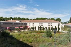 Investir dans une Chambre en Ehpad à SAINT-ÉTIENNE-DU-GRÈS - COLISEE FRANCE