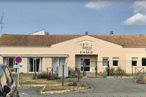 Chambre EHPAD  de 25 m² à Saint-Pierre-d'Oléron - Lot LMNP géré par DOMIDEP - Revenu locatif immédiat 6,67 %