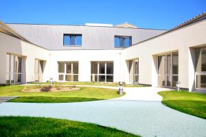 Chambre EHPAD  de 20 m² à Fronsac - Lot LMNP géré par DOMIDEP - Revenu locatif immédiat 6,76 %