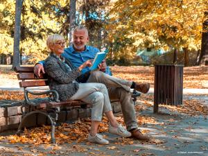  alt="Pourquoi une assurance adaptée est essentielle pour les seniors ?"