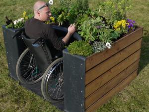  alt="Un jardin pour personne à mobilité réduite"