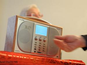  alt="Voix d'Or : un programme radio pour les malades d'Alzheimer"
