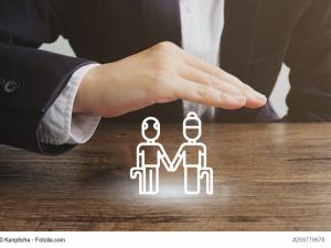  alt="Personnes âgées : Comment choisir le bon système de Téléassistance ?"