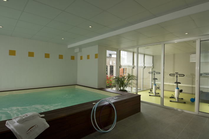 Résidence DOMITYS Le Jardin des Lys : Piscine de la résidence