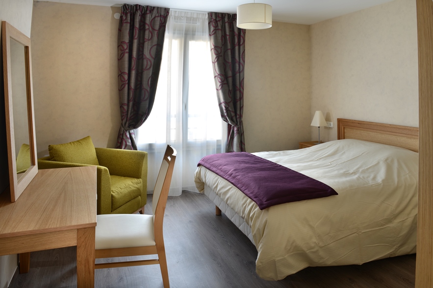 Résidence DOMITYS Le Parc de Saint-Cloud : Résidence Services Seniors DOMITYS Le Parc de Saint Cloud - Chambre