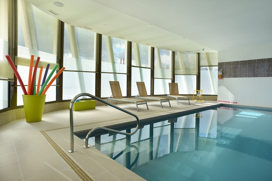 Résidence DOMITYS Le Jardin des Trois Rois : Résidence Services Seniors DOMITYS de Romorantin - Piscine