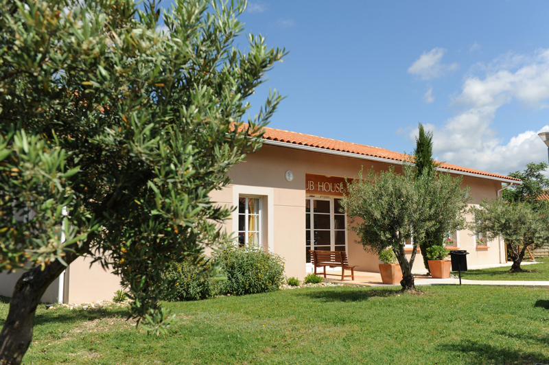 Résidence Les Senioriales de Saint-Pantaléon-Les-Vignes : L'entrée du Club-House