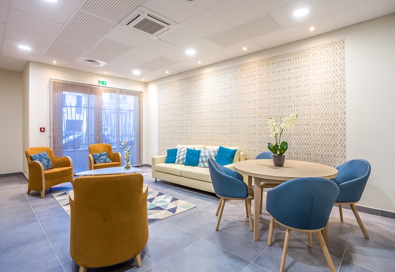 Résidence Senior Les Girandières VILLEURBANNE : petit salon