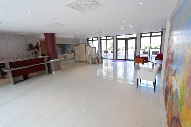 Résidence Services Seniors Villavie - L'Orée des Thermes : Hall