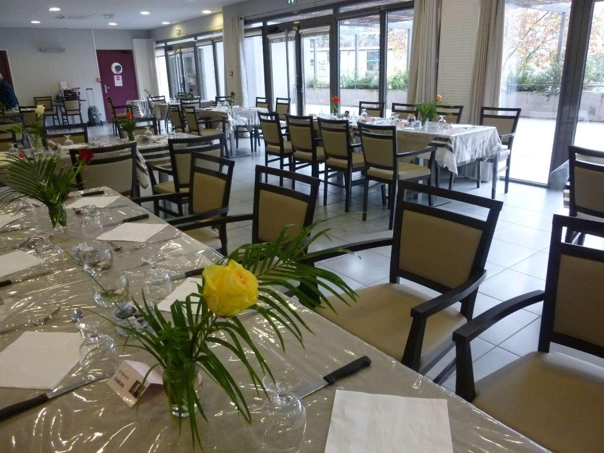 Résidence Services Seniors Villavie - Les Monts Dorés : La salle de restaurant