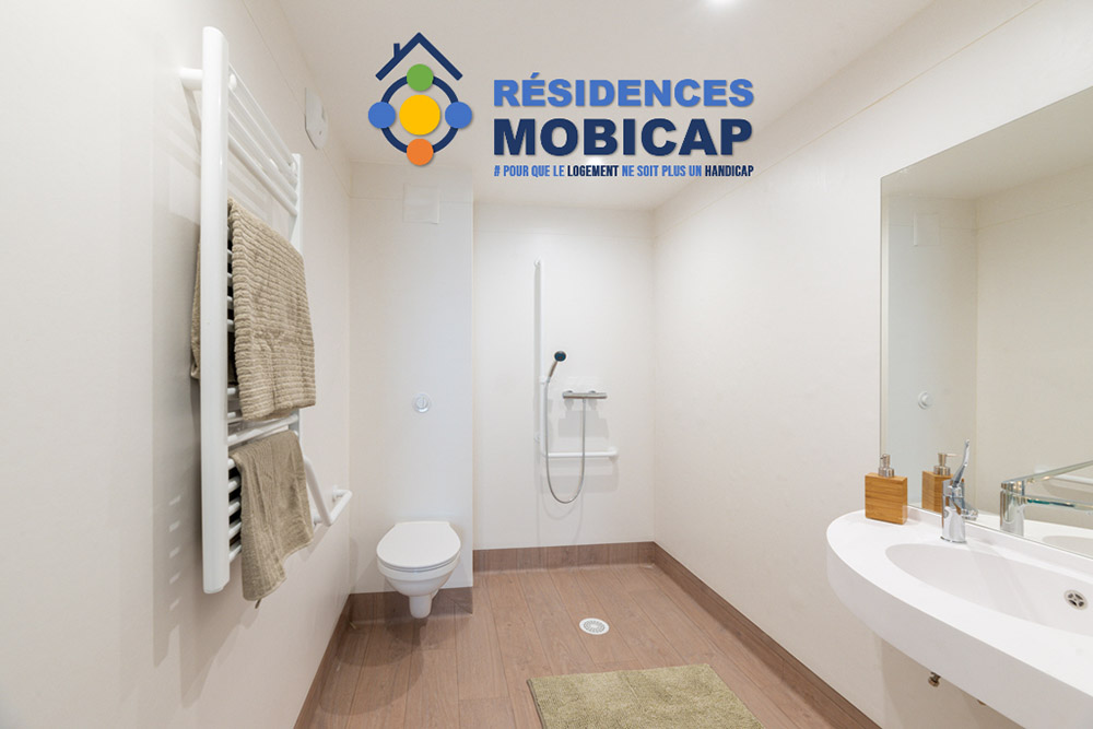 Résidence MOBICAP LUISANT (CHARTRES) : Salle de douche à l'italienne